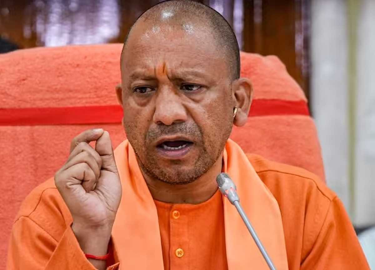 युवाओं को केवल शिक्षित ही नहीं, बल्कि ज्ञानवान भी बनाना है : योगी